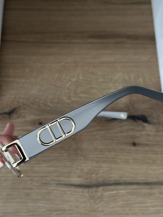 Слънчеви очила Carolina Lemke.