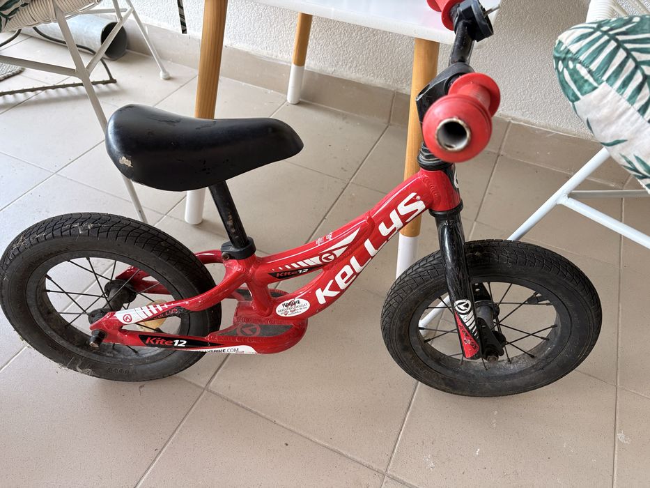 Bicicletă fără pedale KELLYS KITE 12 – roșie