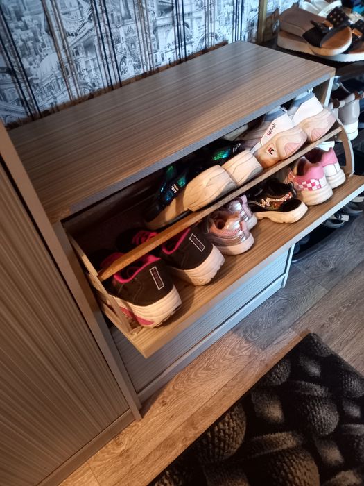 Продам прихожию  в отличном состоянии