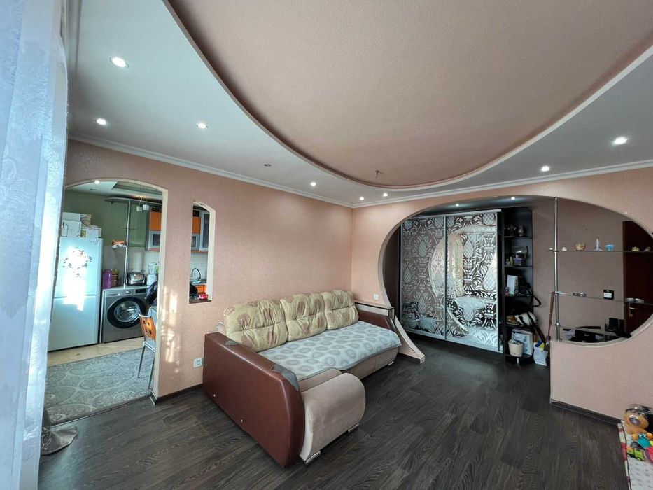 4 комн. Степной-1, 8/9 этаж