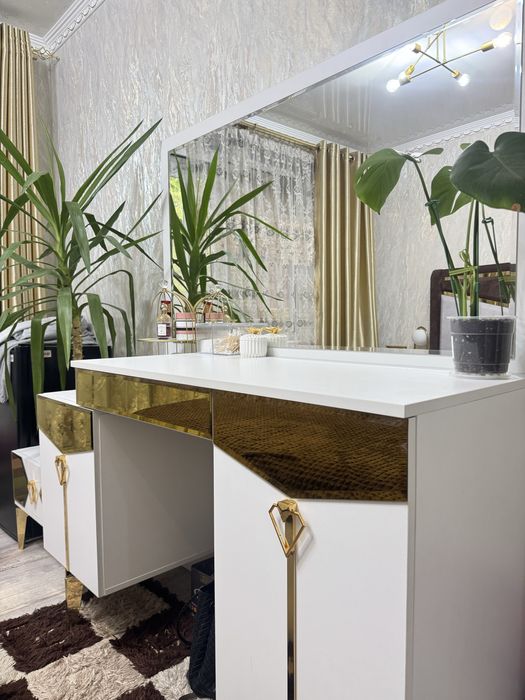 Туалетный столик в отличном состоянии