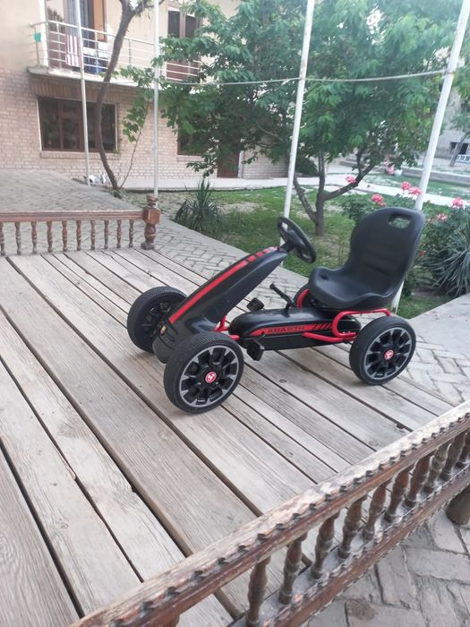 Срочно Детская спортивная машинка в отличном состояни