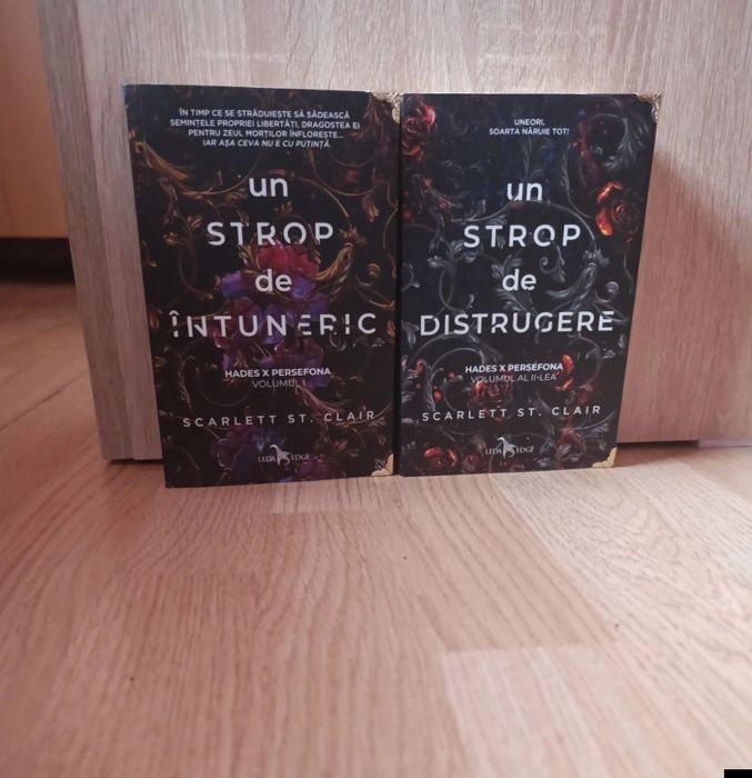 Cărțile Un strop de întuneric vol 1 +Un strop de distrugere vol 2