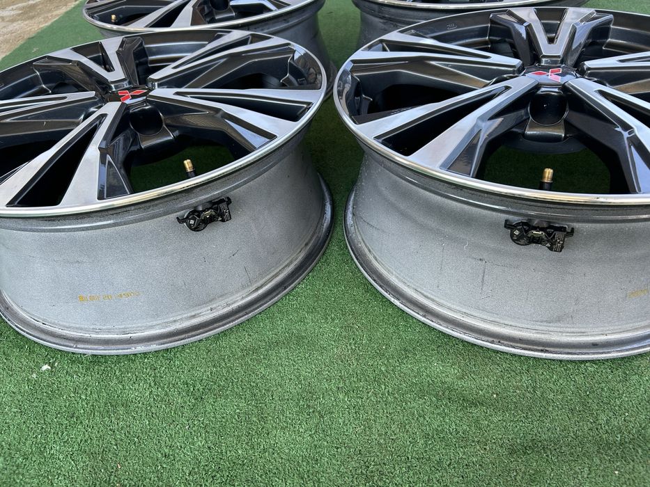 5x114,3 18 оргинални nissan. Mitsubishi honda hundai kia toyota mazda renault