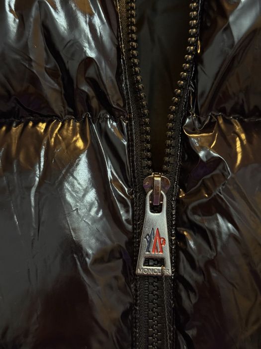 Geacă M.O.N.C.L.E.R  negru lucios