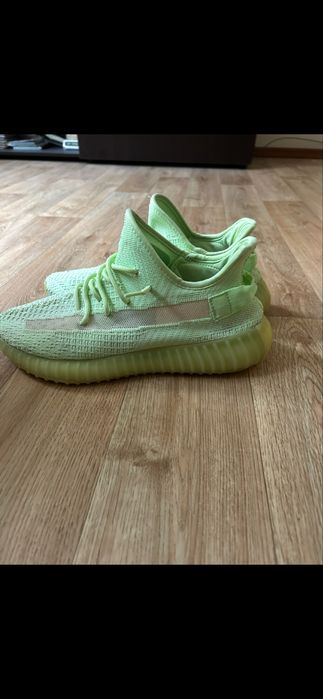Adidas Yeezy 350 glow