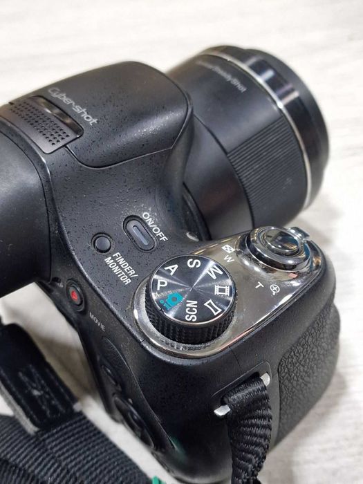 Sony Cyber-shot DSC-H400