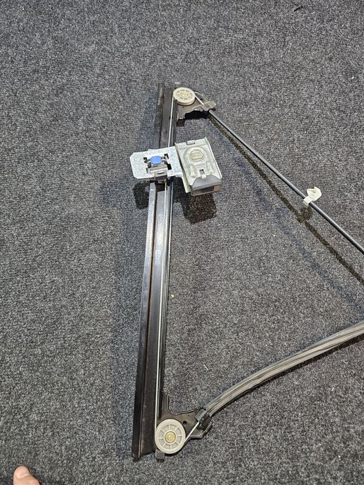 Macara electrica stanga fata Seat Ibiza / Cordoba 6K noua originala