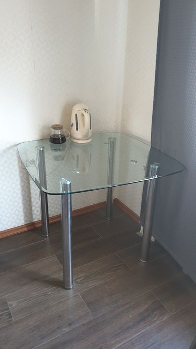 Продам стол кухонный стеклянный