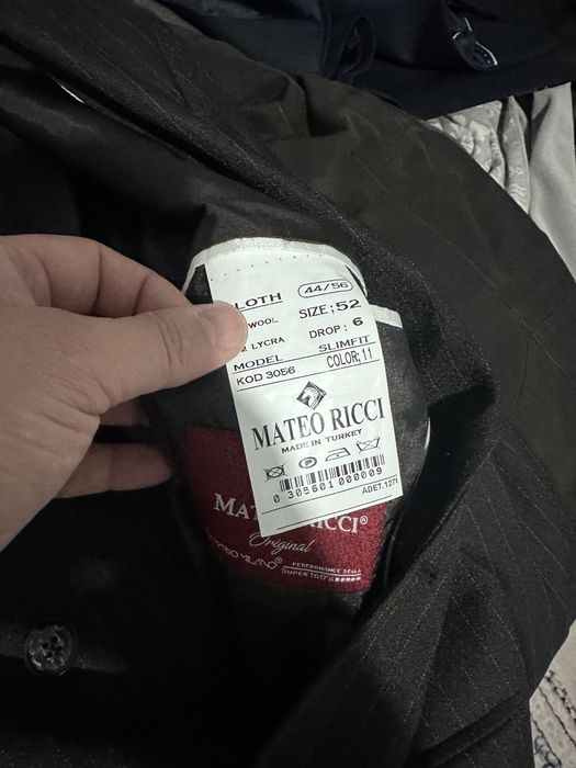 Костюм двухбортный, новый