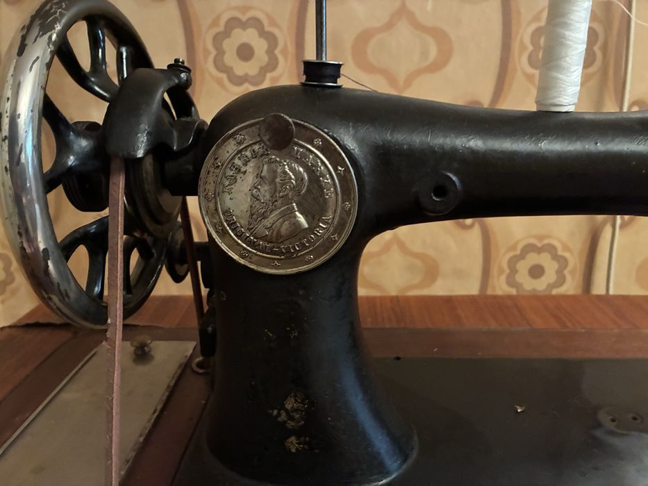 Masina cusut veche fabrik marke