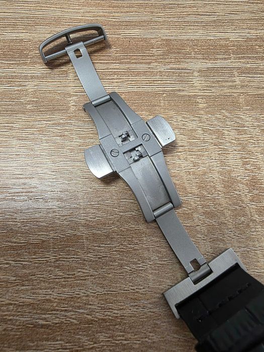 Часовник TISSOT SKELETON  T070405A