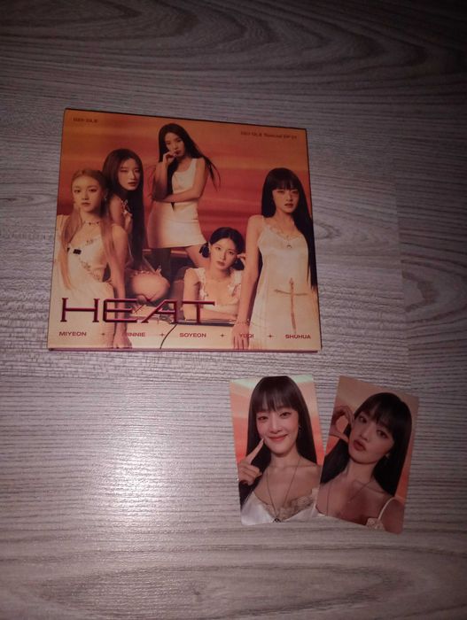 Albume (g)i-dle heat digipack group version și I burn winter version