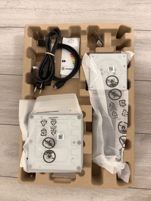 PC Lenovo Thinkcentre I3 gen14 + monitor Lenovo 24” IPS noi, sigilate