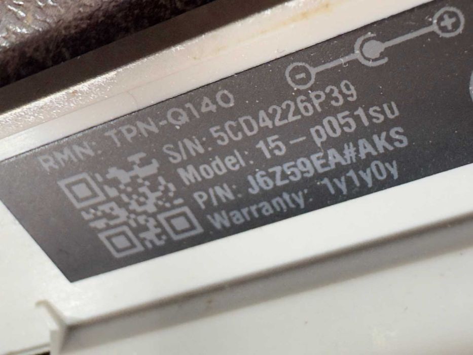 Продавам лаптоп HP Pavilion 15-p051su