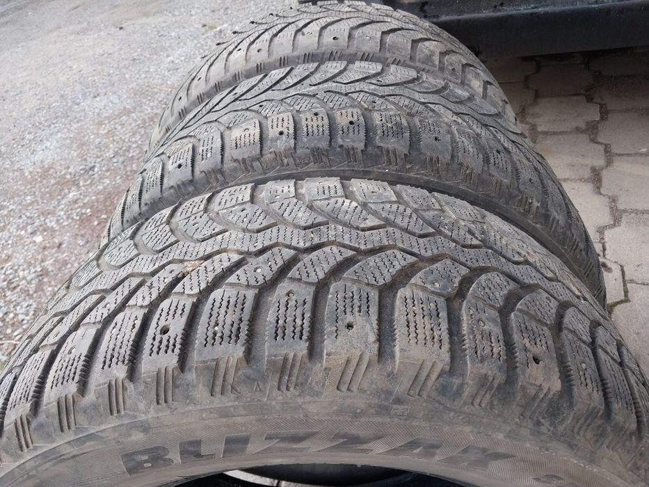 3 шины 235 60 R16 за 20 тысяч.