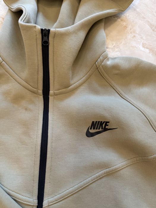 Nike  tech дамско зелен цвят
