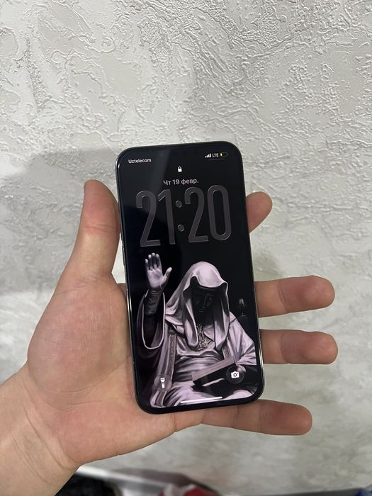 iPhone 13 pro.  Ideal