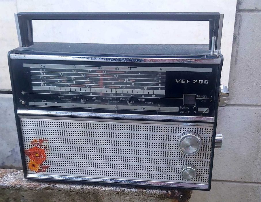 Ретро радио VEF 206 - винтидж модел, за части или реставрация на части