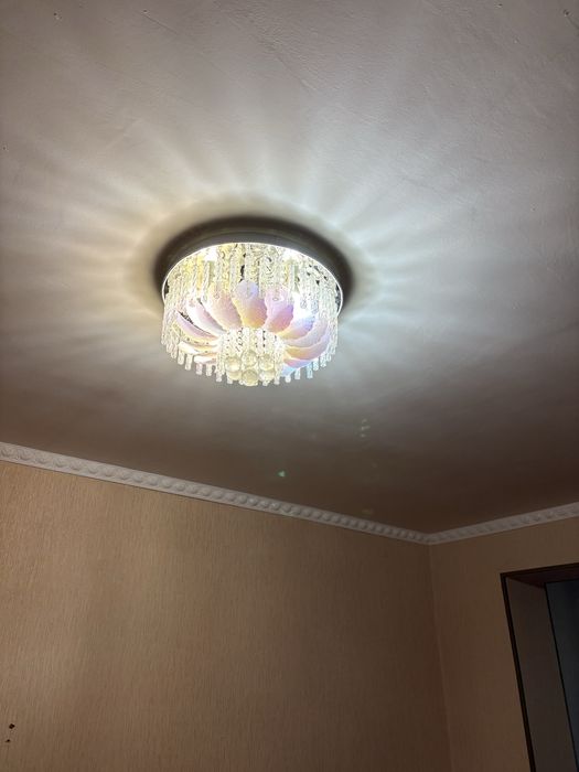 Люстры для спальни зала