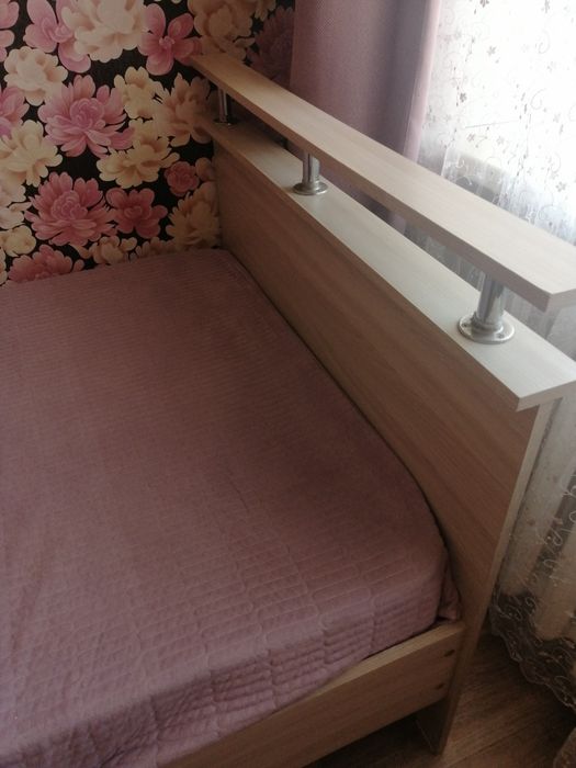 Кровать полуторка.