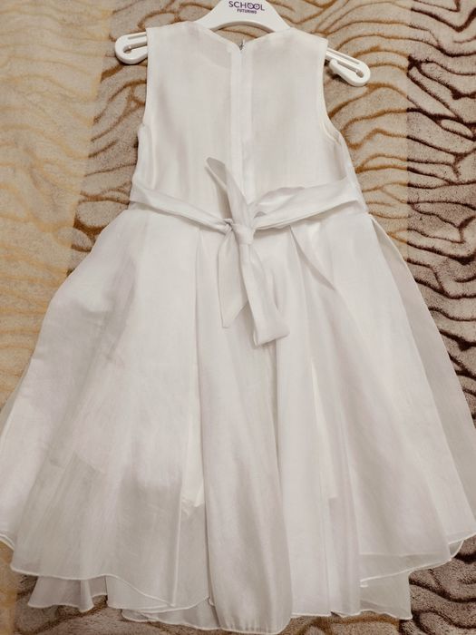 Нарядные платья на девочку 5-6лет