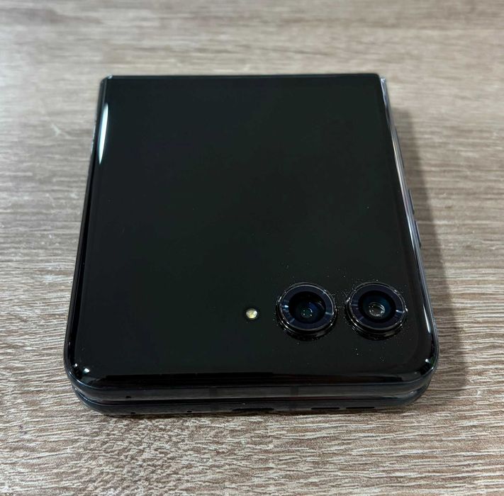 Motorola Razr 50 Ultra 5G 512GB 12GB RAM Dual