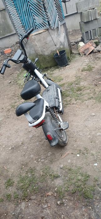 Vand bicigleta electrica ii pe baterie pen.mai multe detali in privat
