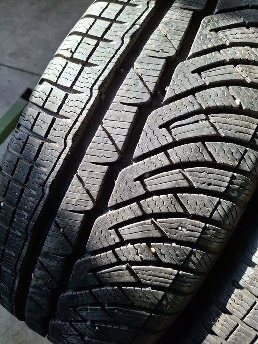 2 Anvelope  de iarnă 225 45 r18 Michelin