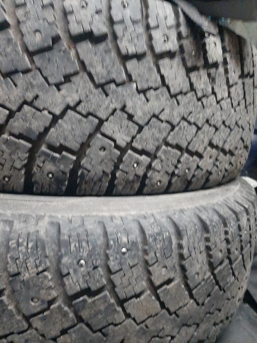 Шины  235,70,15 б-у