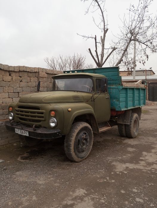 Zil sotiladi. Yili 1986 matori yaxshi moy yemidi