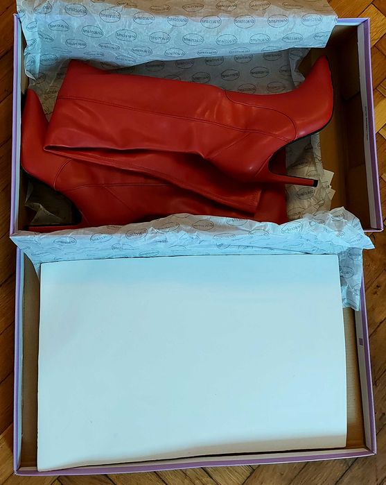 Дамски дълги чизми