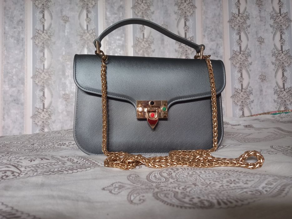 Женские сумочки вместе