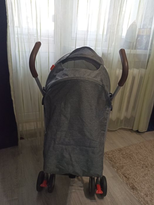 Продам прогулочную коляску трость