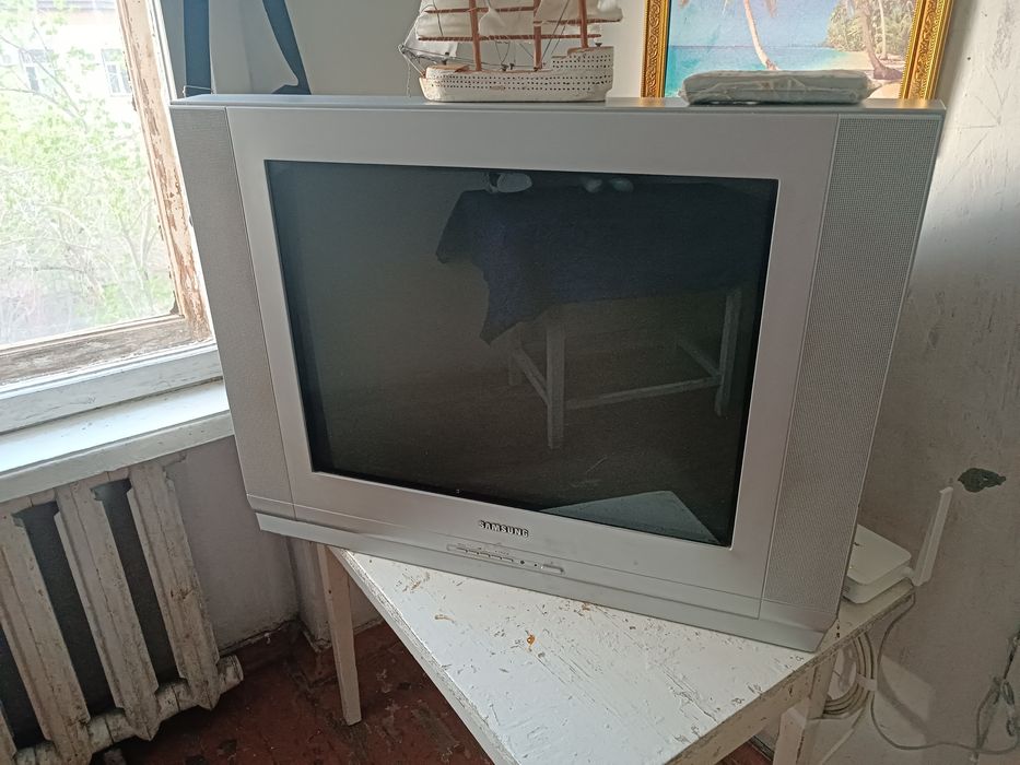 Продам телевизор