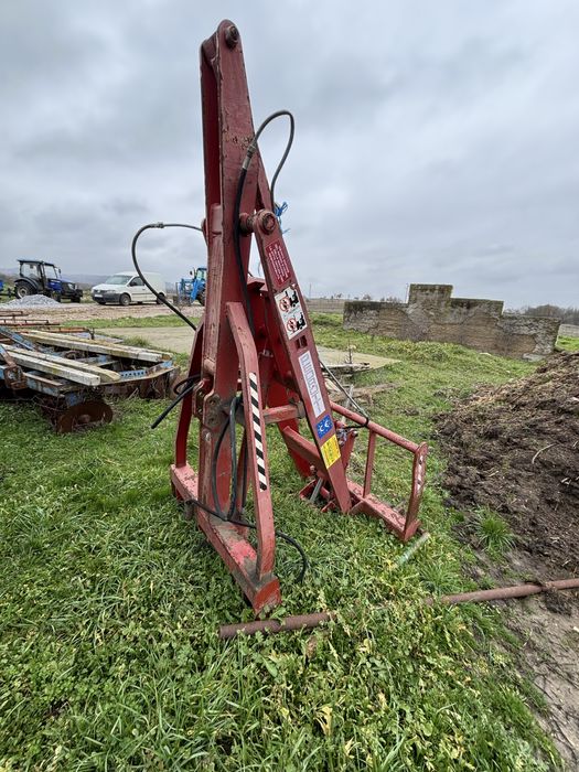 Товарач за ролони бали