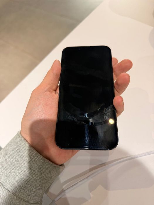 iPhone 14 в отличном состояние