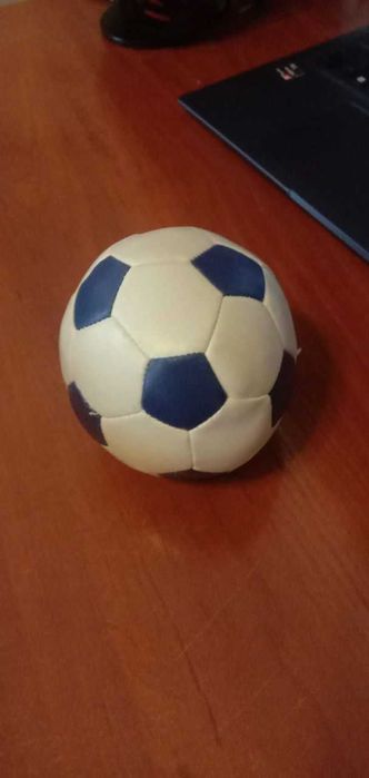 Игрушечный мячик