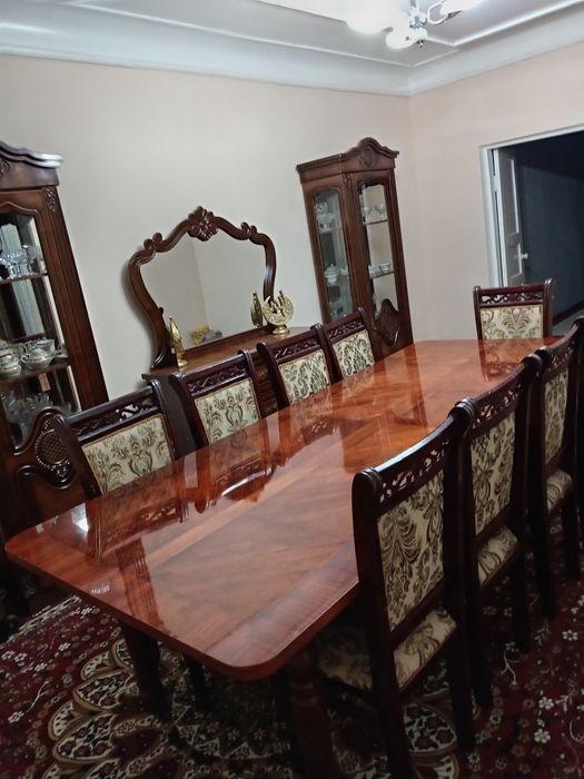 Shu komplekt kamod penal va 12 kishilik stol stul sotiladi xolati yaxs