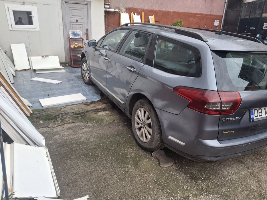 Dezmembrez Citroen C5  1.6 diesel 2011