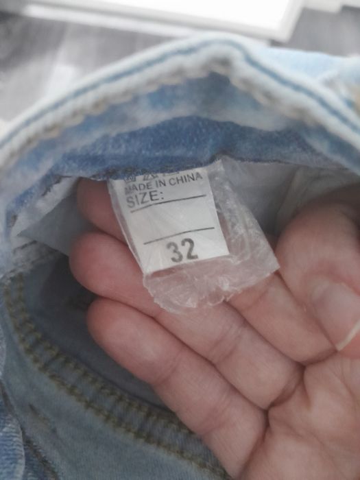 Продам почти новые джинсы