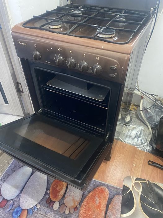 Продам газ плиту