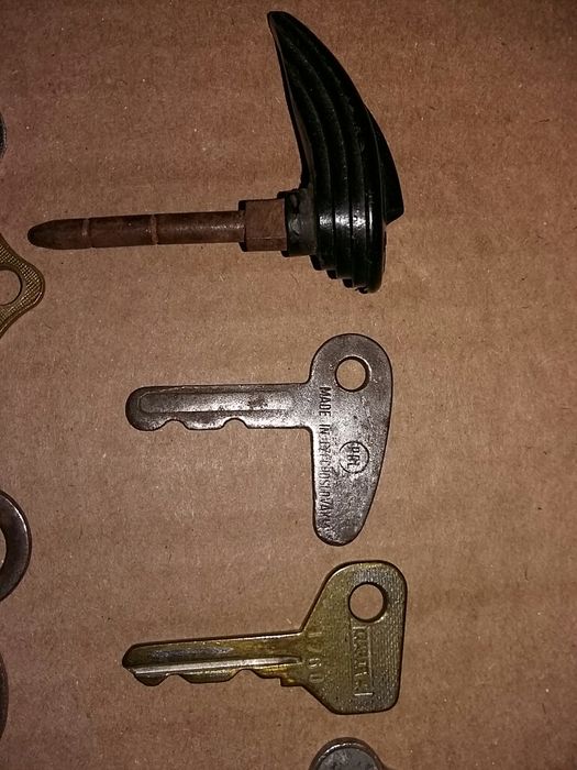 Ключове от стари мотоциклети, автомобили и др.