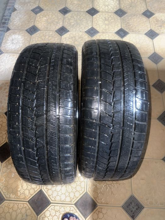 Продам 2 шины зимнию