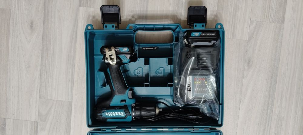 Шуруповёрт Makita DF333DWYE