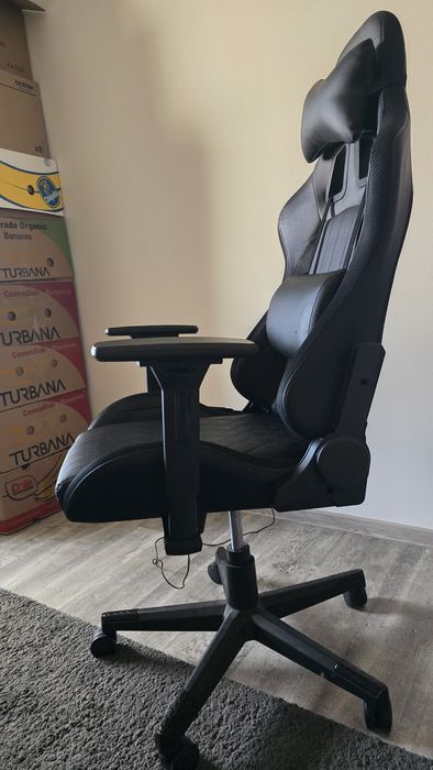 Scaun Gaming Ranum cu LED, Negru