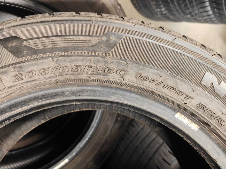 2бр.летни гуми 205/65/16C Nexen