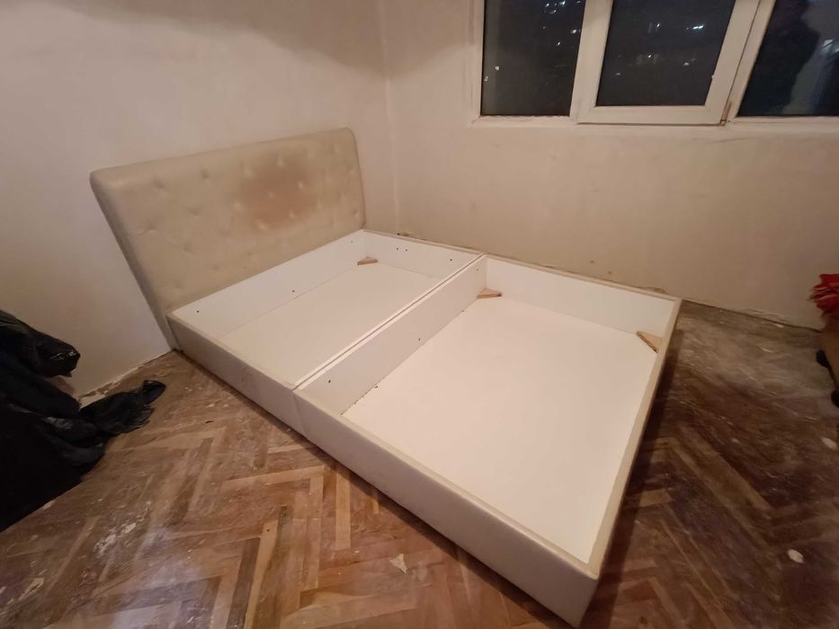 Легло без матрак 140х200 см.
