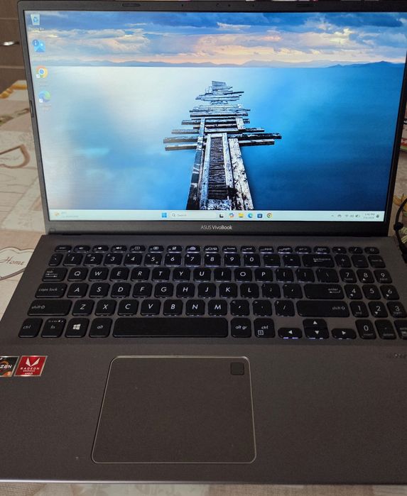 Laptop Asus VivoBook 15'  AMD Rizen 5