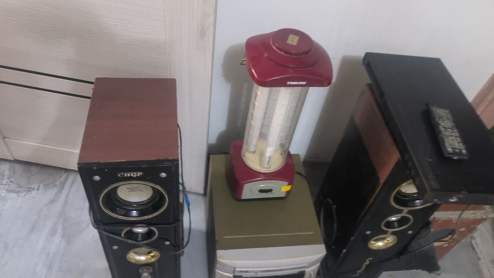 Сам буфер басс колонки +телевизор маленький старый